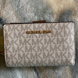 Michael Kors’ wallet